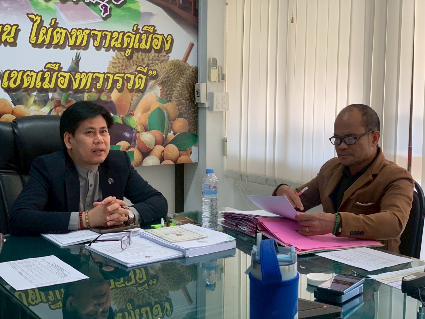 title - วันอังคารที่ 10 มีนาคม 2569 เวลา 11.00 น. นายวิทูล ประดิษฐบุญ ปฏิรูปที่ดินจังหวัดปราจีนบุรี พร้อมด้วยผู้อำนวยการกลุ่มงานช่างและแผนที่ อำนวยการกลุ่มกฎหมาย อำนวยการกลุ่มการเงินบัญชีและจัดเก็บผลประโยชน์ ผู้อำนวยการกลุ่มยุทธศาสตร์และการปฏิรูปที่ดิน และเจ้าหน้าที่ ส.ป.ก.ปราจีนบุรี ที่เกี่ยวข้อง จัดการประชุมคณะทำงานตรวจสอบคุณสมบัติผู้ยื่นคำขอเข้าทำประโยชน์ในเขตปฏิรูปที่ดินจังหวัดปราจีนบุรี ครั้งที่ 5/2569